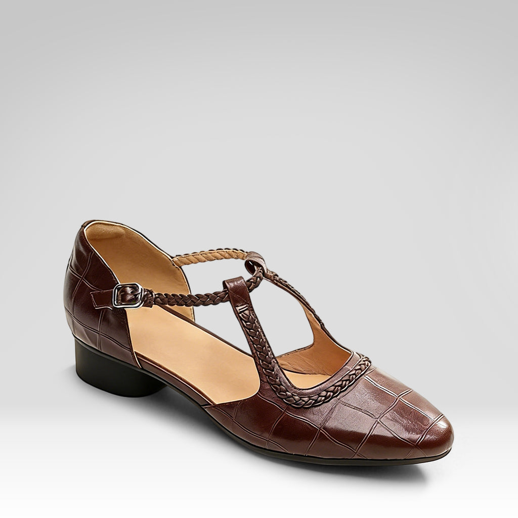 Pointed-toe Retro Sandals