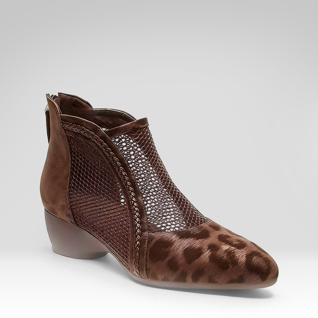Pointed-toe Mesh Sandals